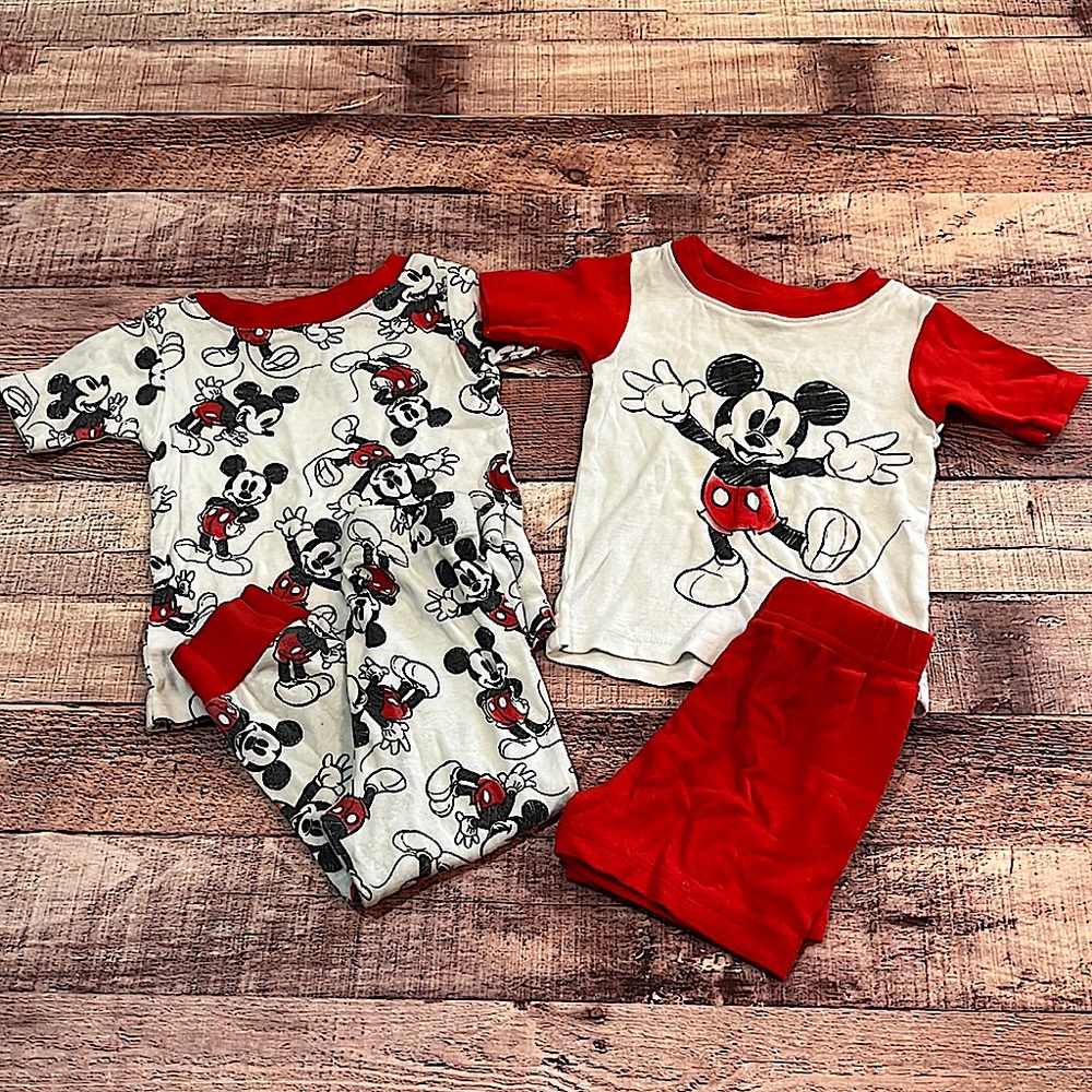 18m pajama sets 🦎